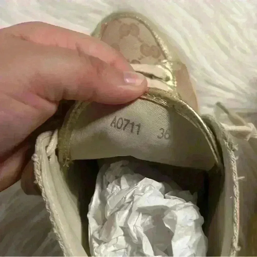 Authentic Gucci shoes - Picture 7 of 8